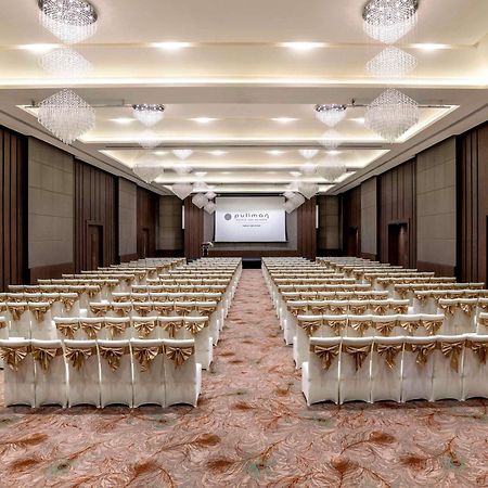 Отель Pullman Yangon Centrepoint Экстерьер фото