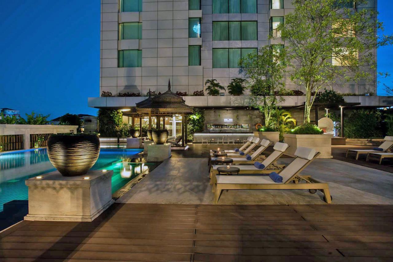 Отель Pullman Yangon Centrepoint Экстерьер фото