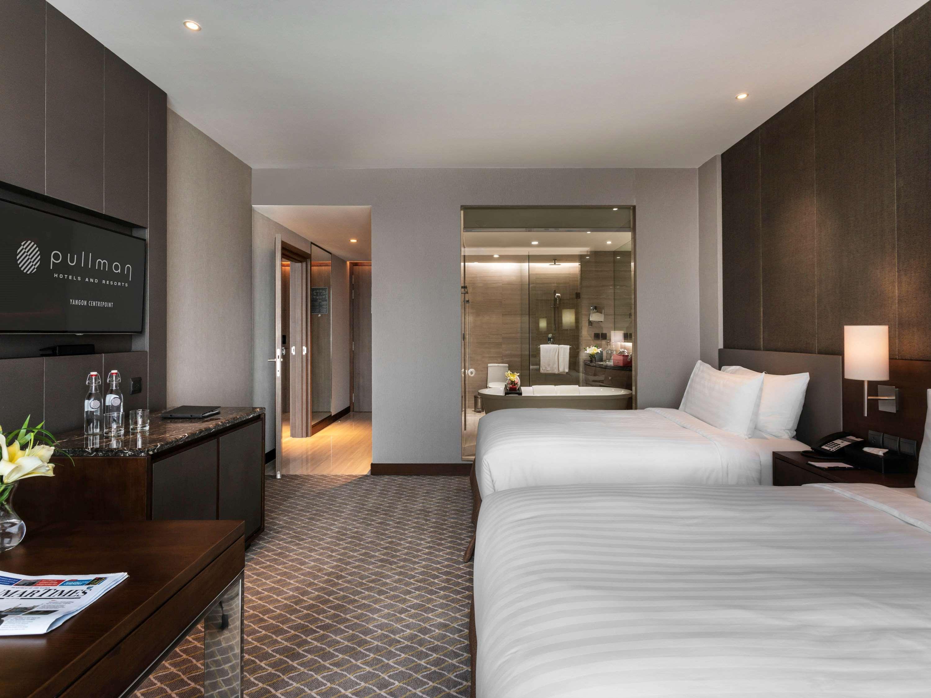 Отель Pullman Yangon Centrepoint Экстерьер фото