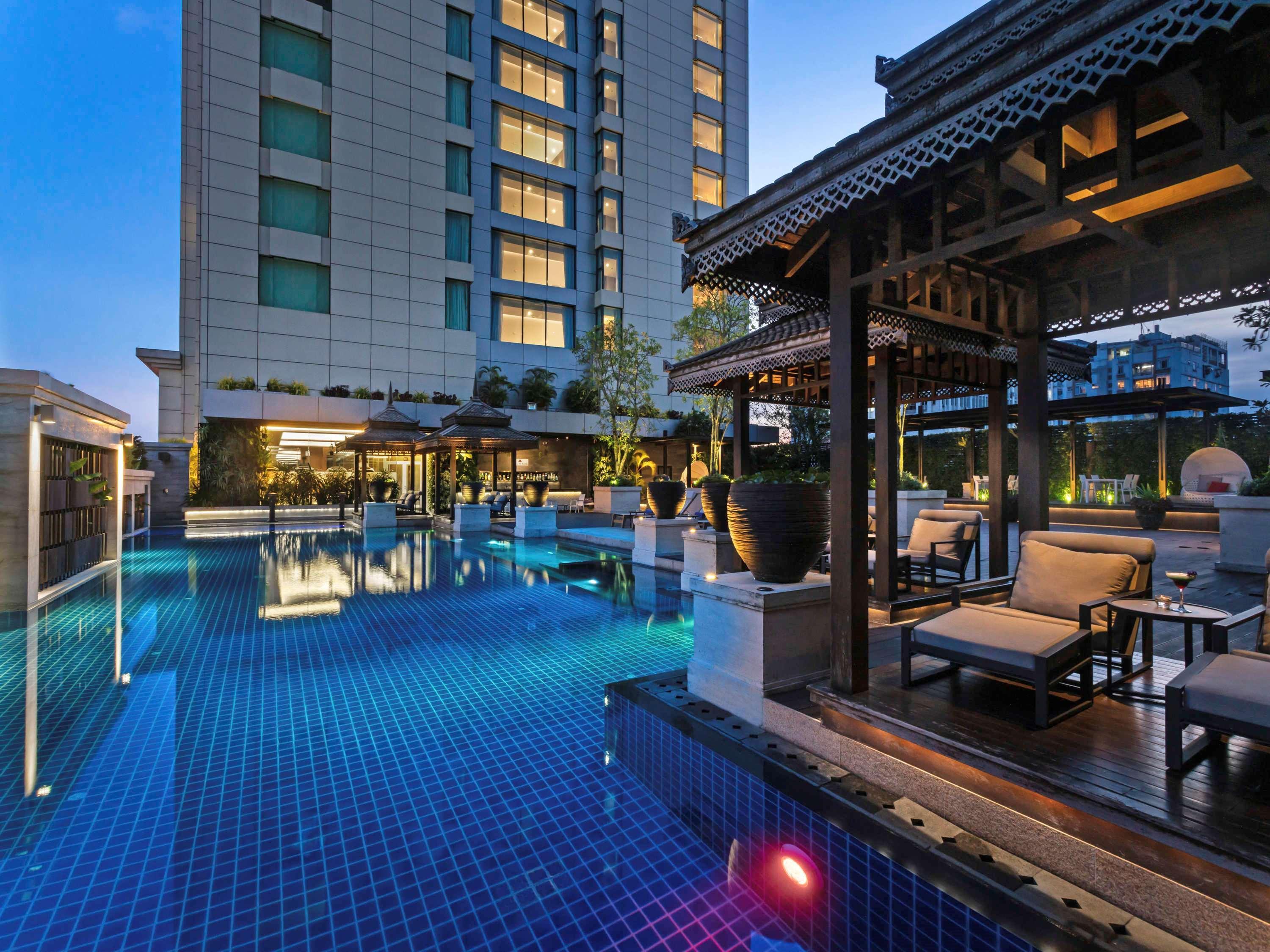 Отель Pullman Yangon Centrepoint Экстерьер фото
