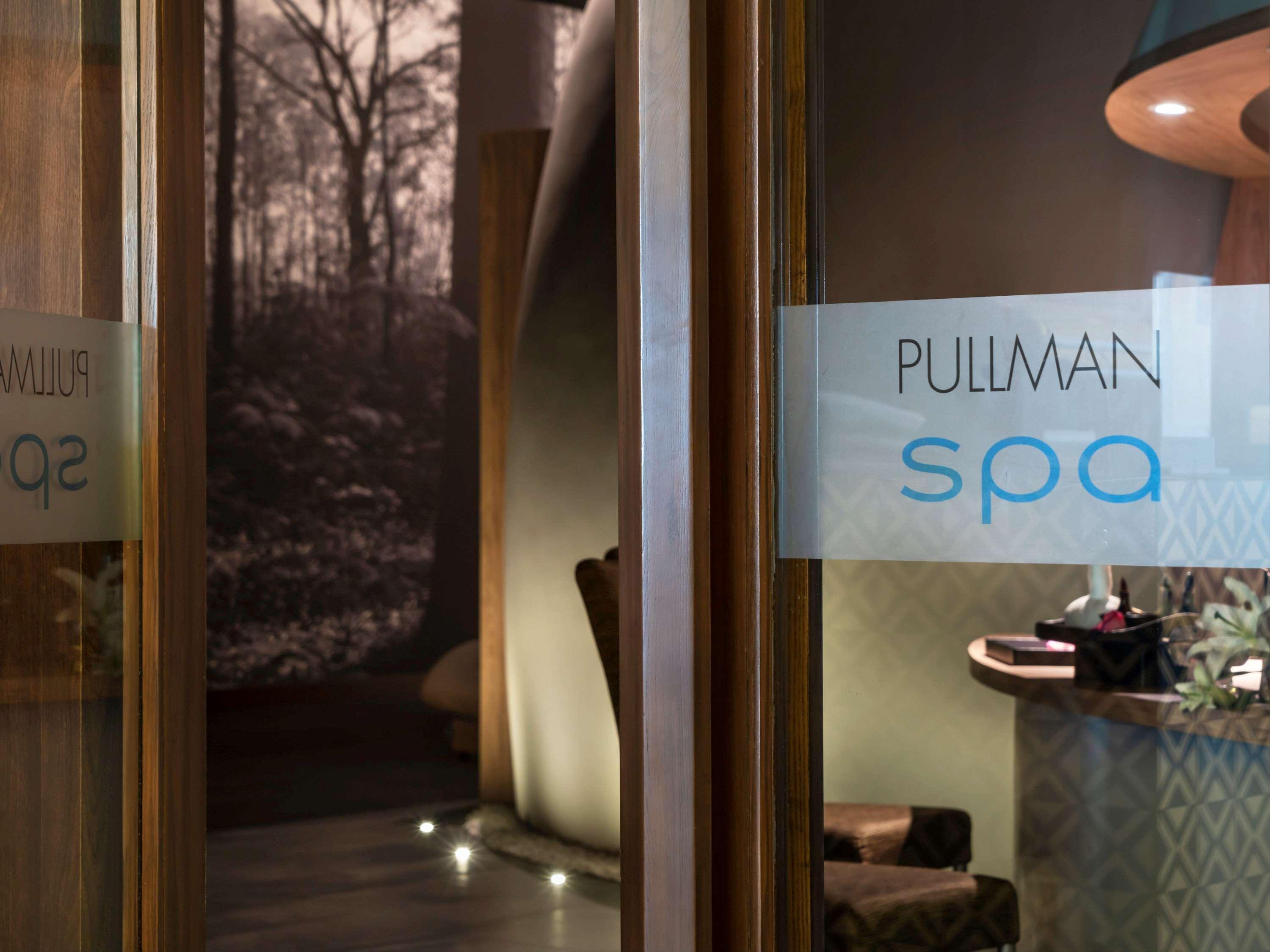 Отель Pullman Yangon Centrepoint Экстерьер фото