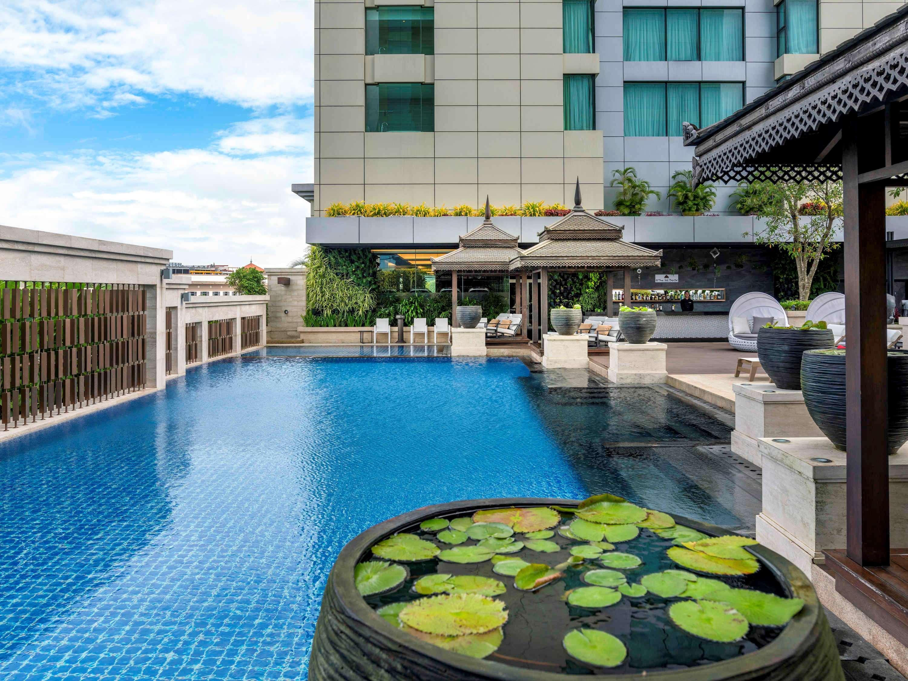 Отель Pullman Yangon Centrepoint Экстерьер фото