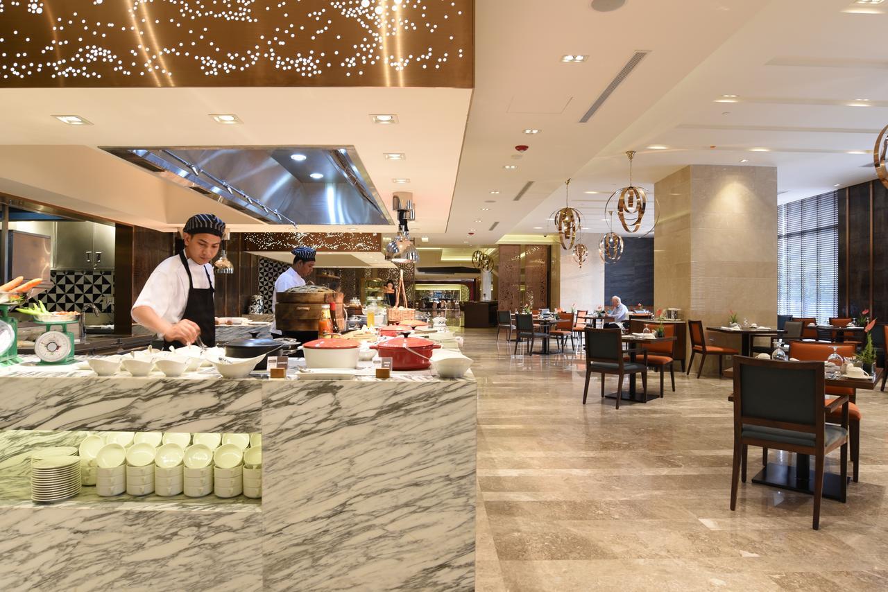Отель Pullman Yangon Centrepoint Экстерьер фото