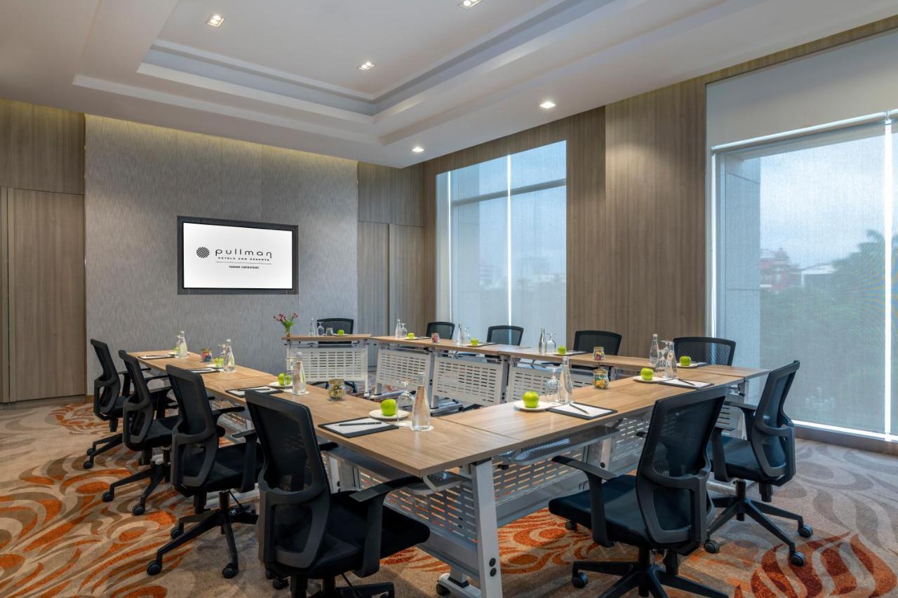 Отель Pullman Yangon Centrepoint Экстерьер фото